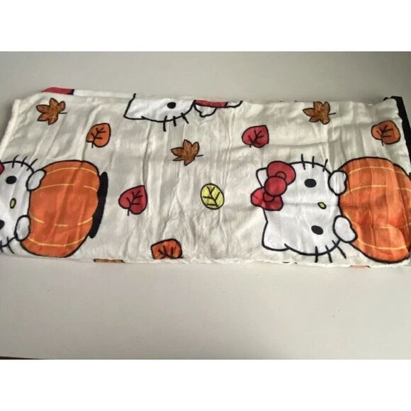 Hello Kitty Autumn Fall Leaves Pumpkins White Soft Throw Blanket 50 x 70” NEW - Picture 9 of 12